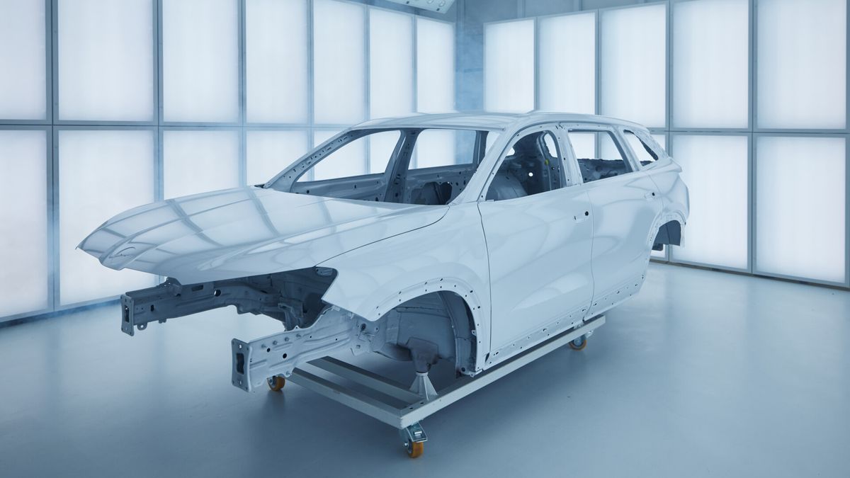 Škoda mostra la carrozzeria del prossimo Kodiaq, la nuova generazione è già in produzione